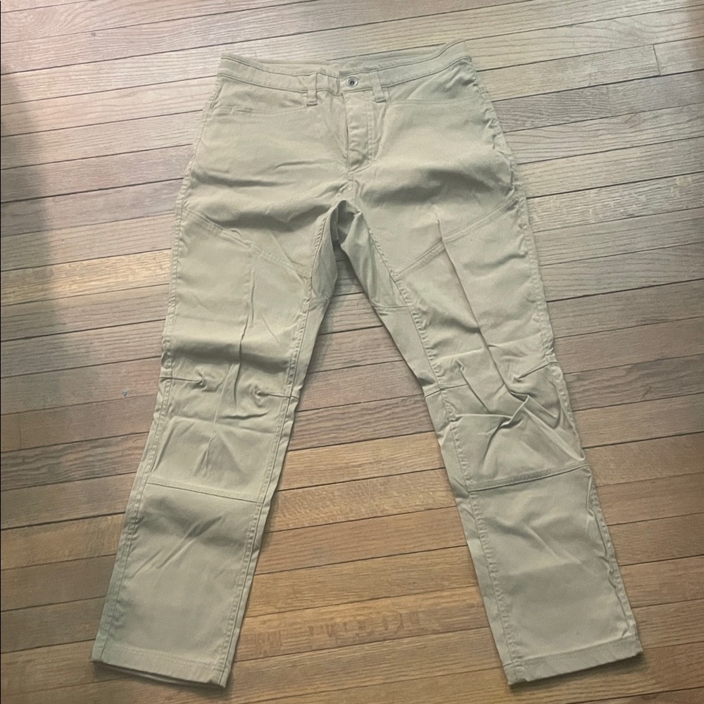 Mountain Hardwear Men's Khaki Chinos